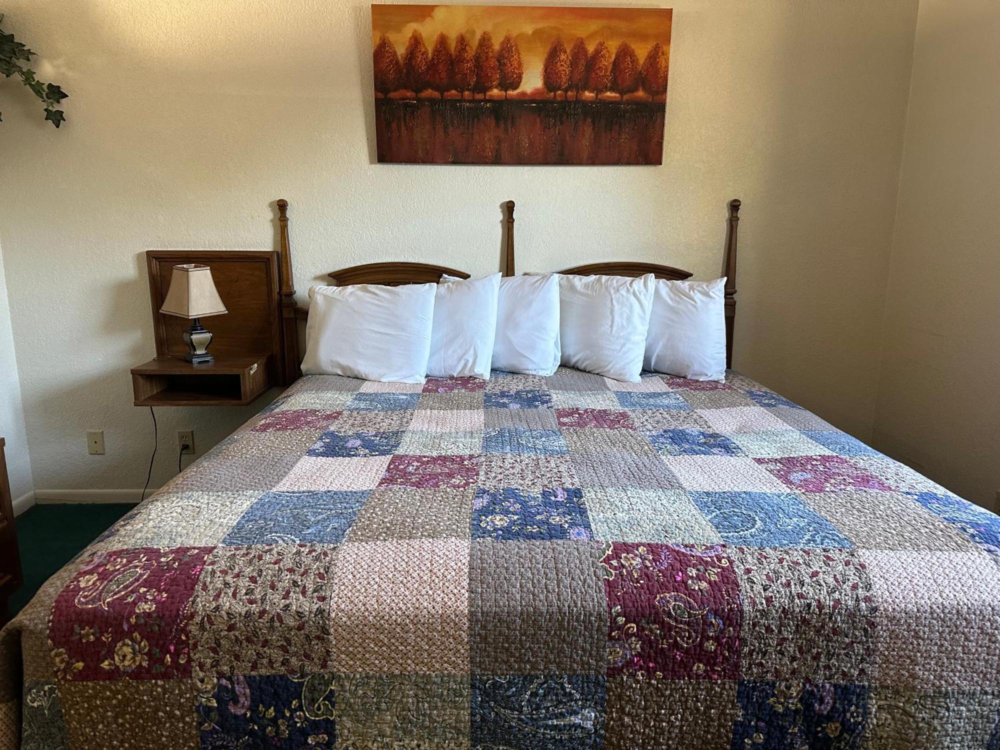 Sunset Inn And Suites Fredericksburg Eksteriør billede