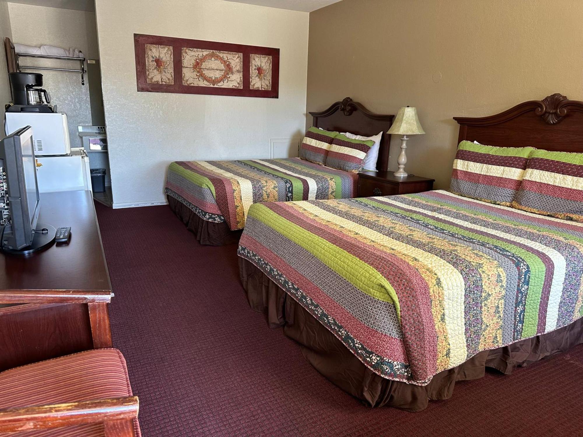 Sunset Inn And Suites Fredericksburg Eksteriør billede